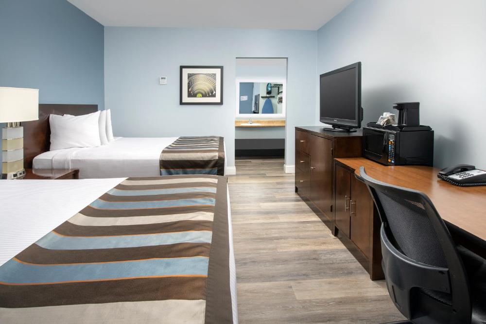 Queen Room with Two Queen Beds interior